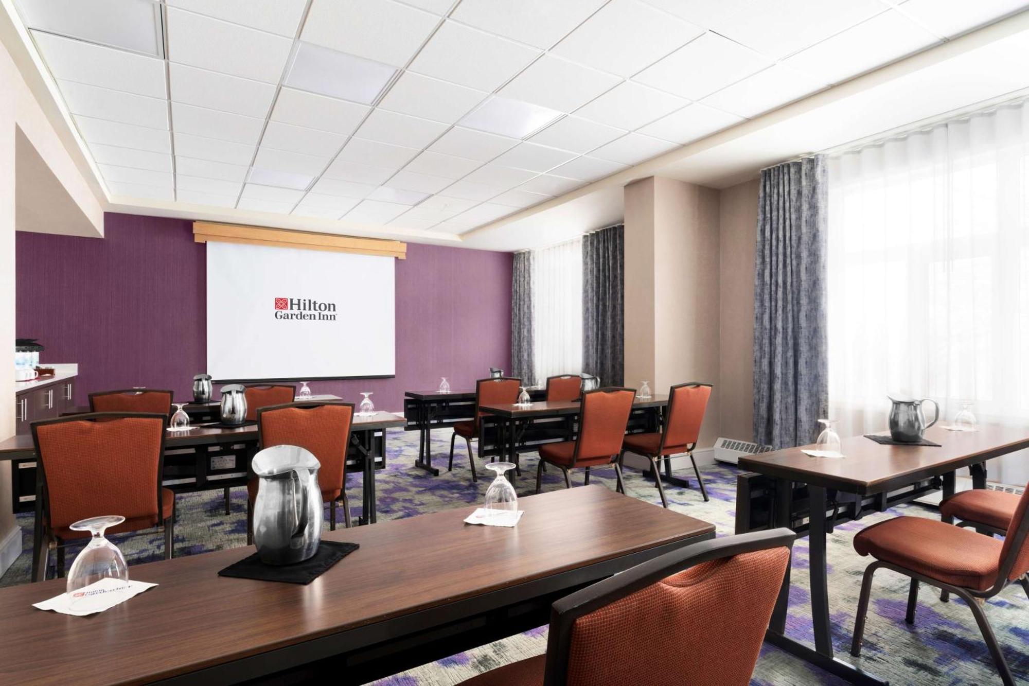 Hilton Garden Inn Calgary Airport Dış mekan fotoğraf