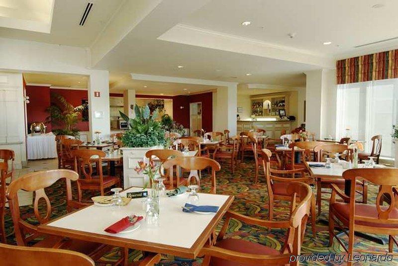 Hilton Garden Inn Calgary Airport Restoran fotoğraf