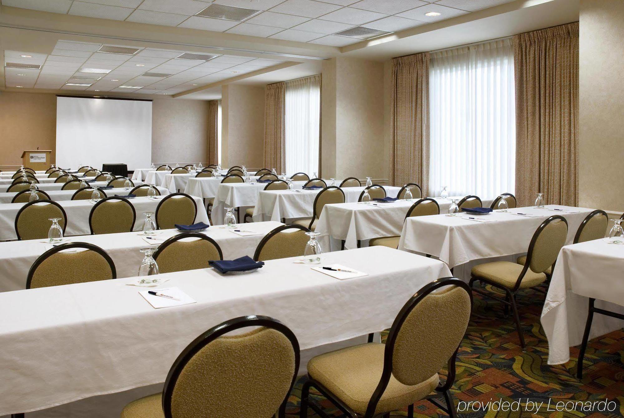 Hilton Garden Inn Calgary Airport Konforlar fotoğraf