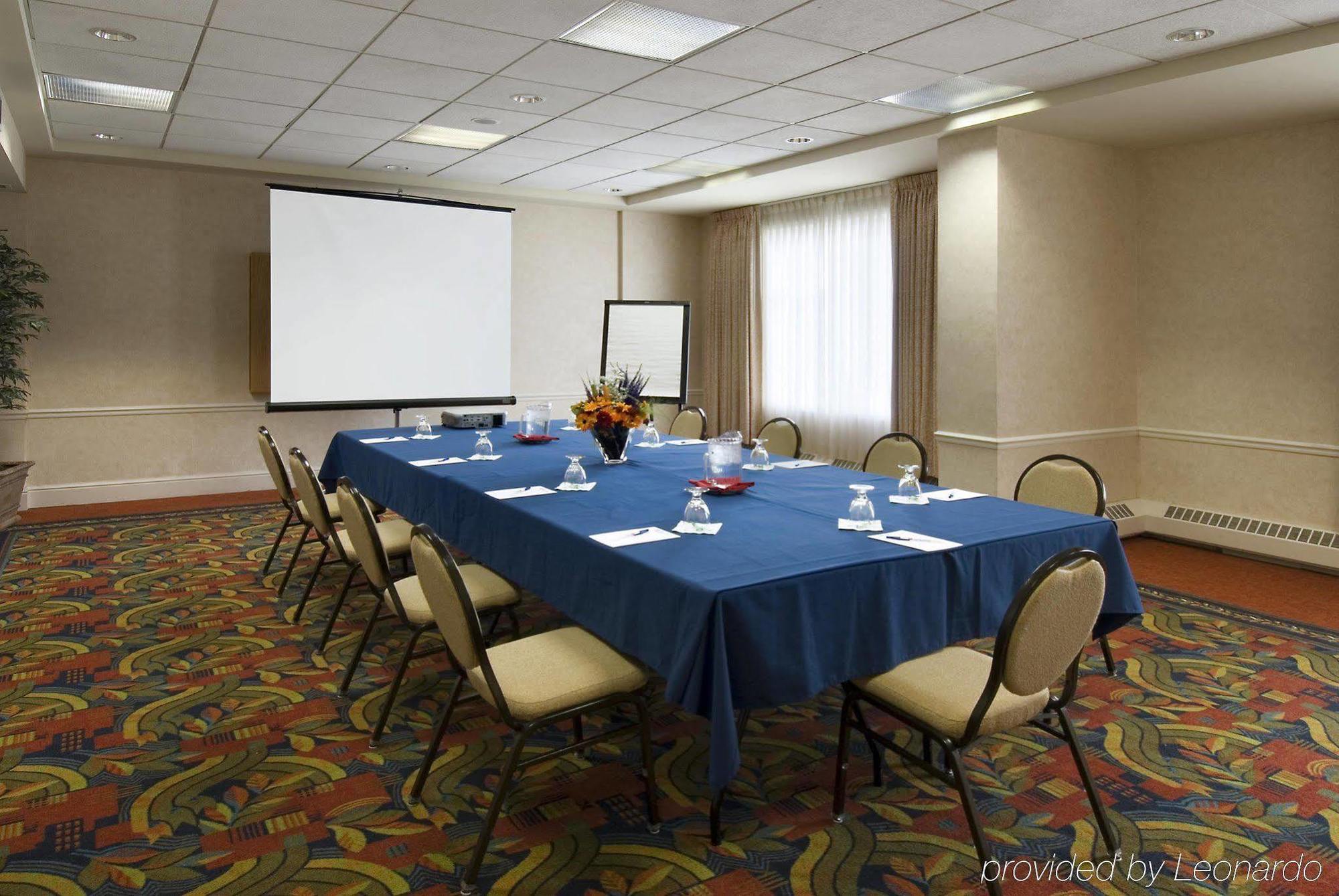 Hilton Garden Inn Calgary Airport Konforlar fotoğraf